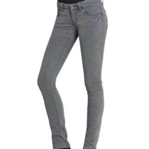 CAbi Stormy Grey Wash Skinny Jean Size 8 EUC